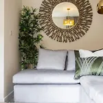 Free Parking/Luxurious 3 Bd House/Best Offer