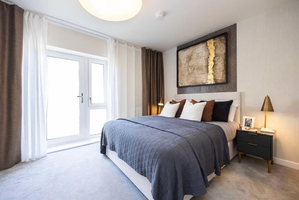 Free Parking/luxurious 3 Bd House/best Offer Apartment *