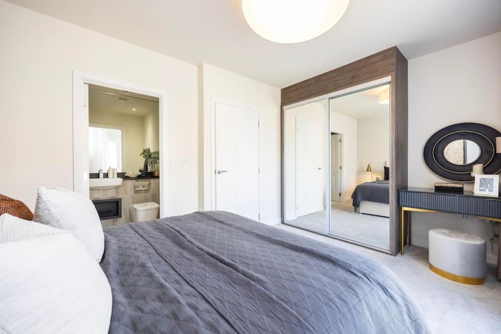 Free Parking/luxurious 3 Bd House/best Offer * Londra