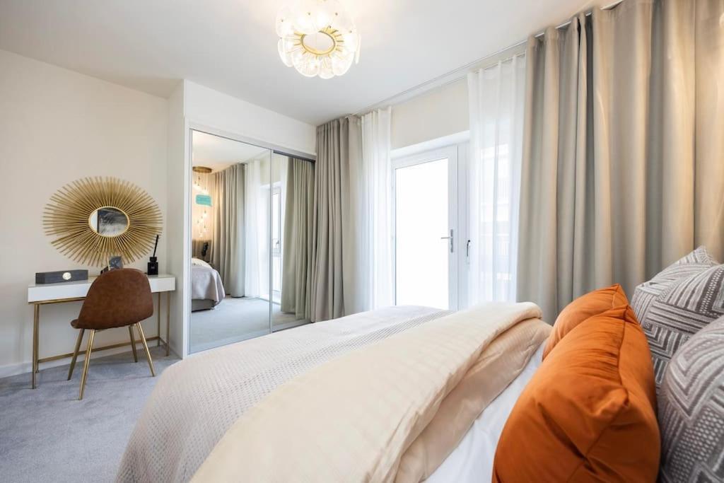 Free Parking/luxurious 3 Bd House/best Offer Londra