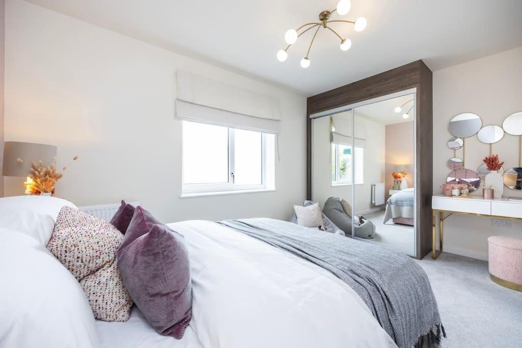 Apartment Free Parking/luxurious 3 Bd House/best Offer *